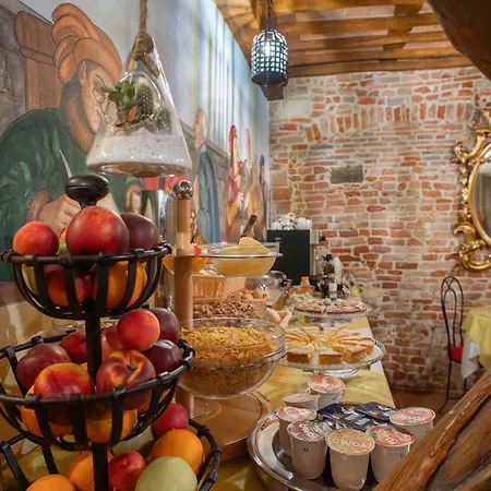 Bed & Breakfast Antica Corte Dei Principi Charming 2*