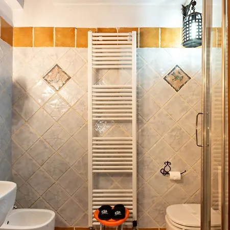 فندق مبيت وإفطار Antica Corte Dei Principi Charming لوكا